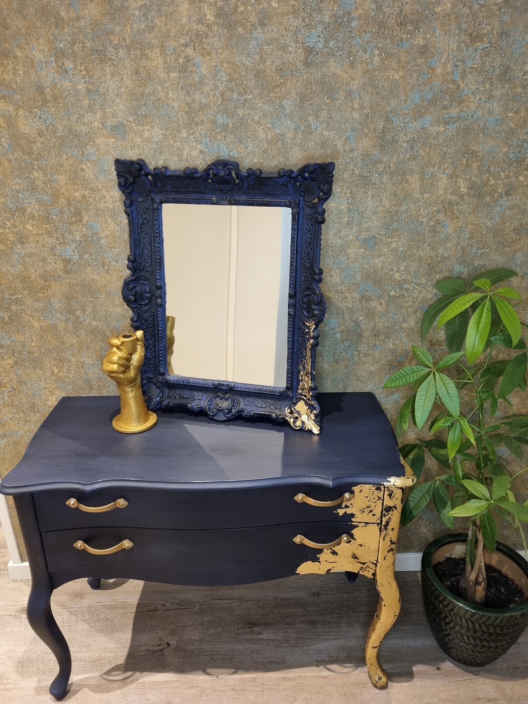 komoda - toaletný stolík so zrkadlom